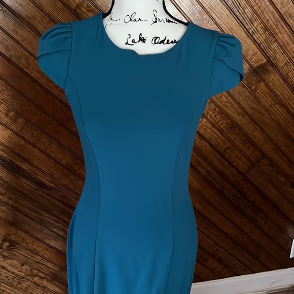 H&M Pencil Dress. Size US 6. Blue Green. Pleated Short Sleeves - Picture 4 of 4